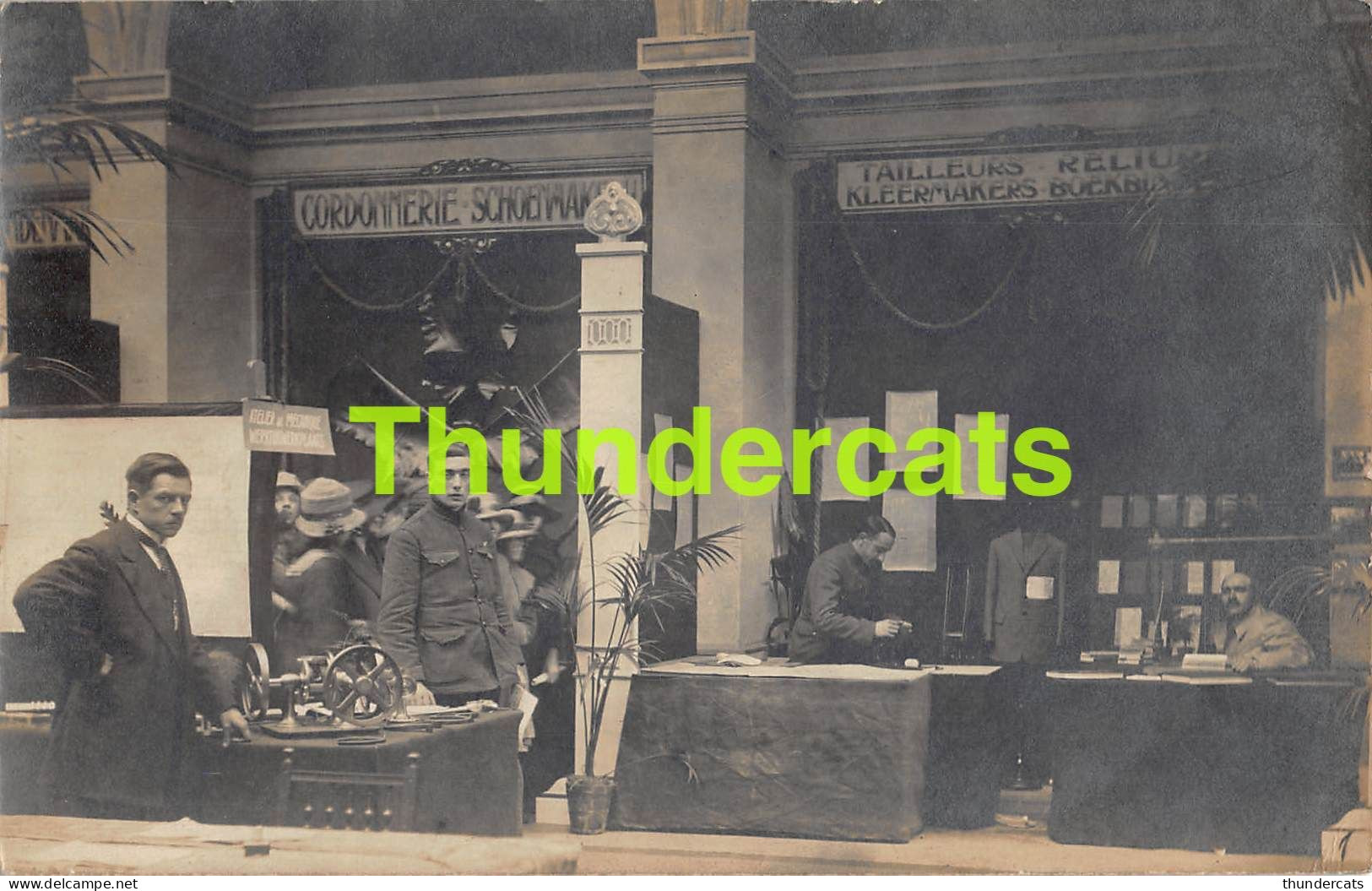 CPA CARTE DE PHOTO BRUXELLES FOTOKAART BRUSSEL EXPOSITION CORDONNERIE TAILLEUR