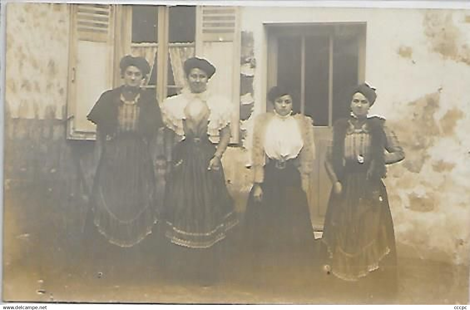 CPA Carte photo Cormeilles-en-Parisis Famille Petit