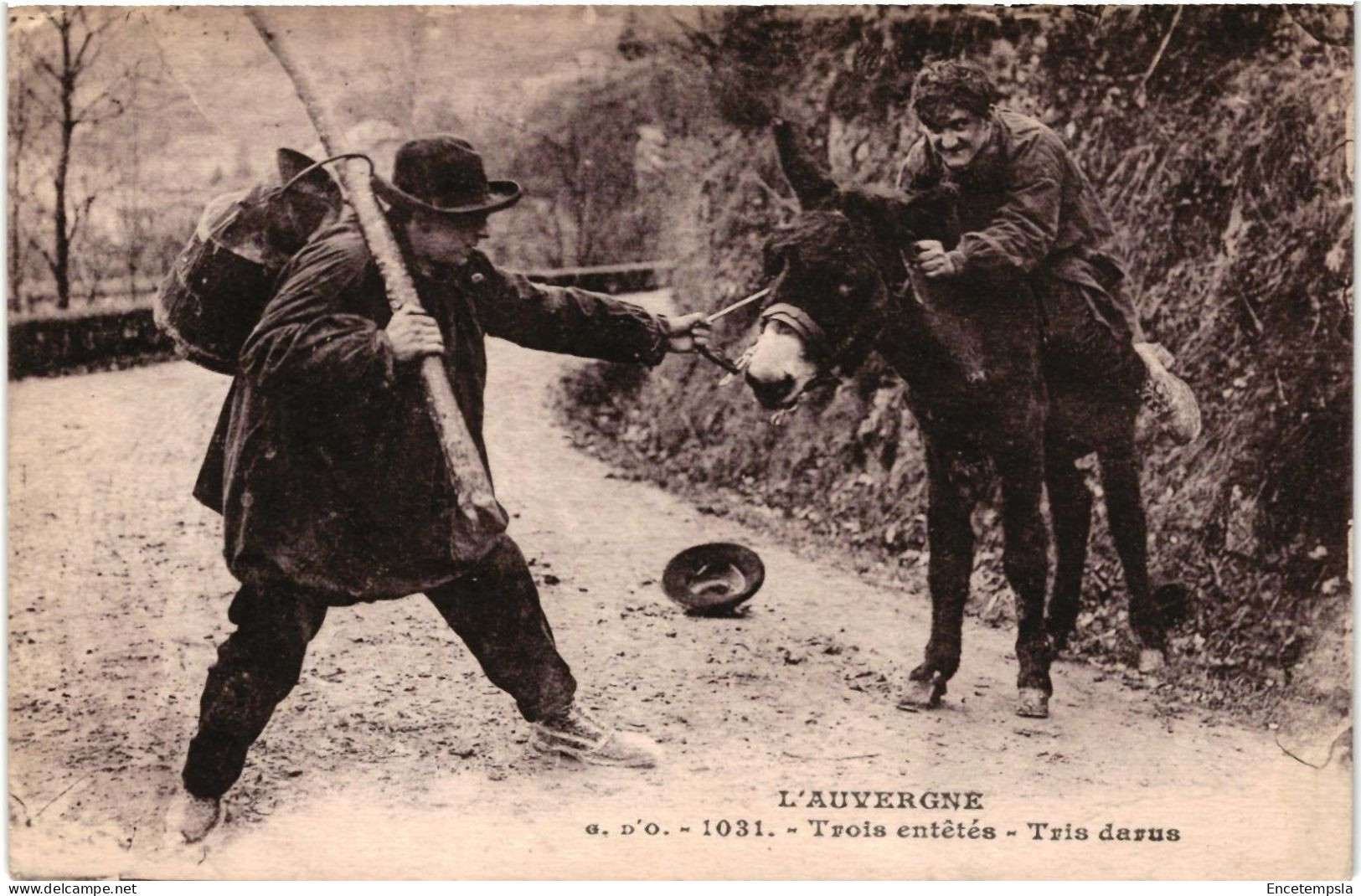 CPA  Carte Postale  France  Auvergne trois entêtes   VM106675