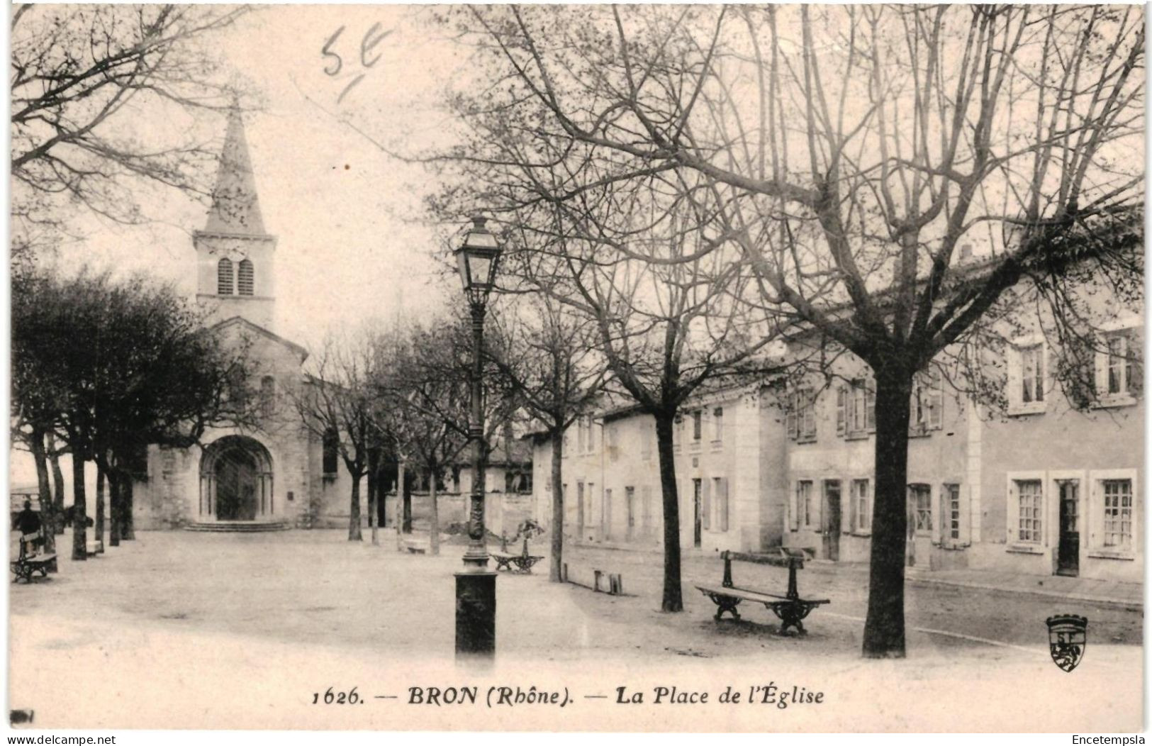 CPA Carte Postale France  Bron Place de l'église  VM109311