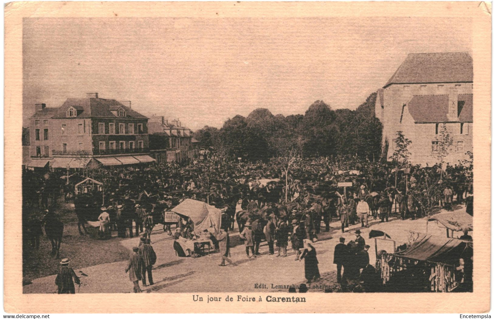 CPA Carte Postale France Carentan Un Jour de Foire   VM77576