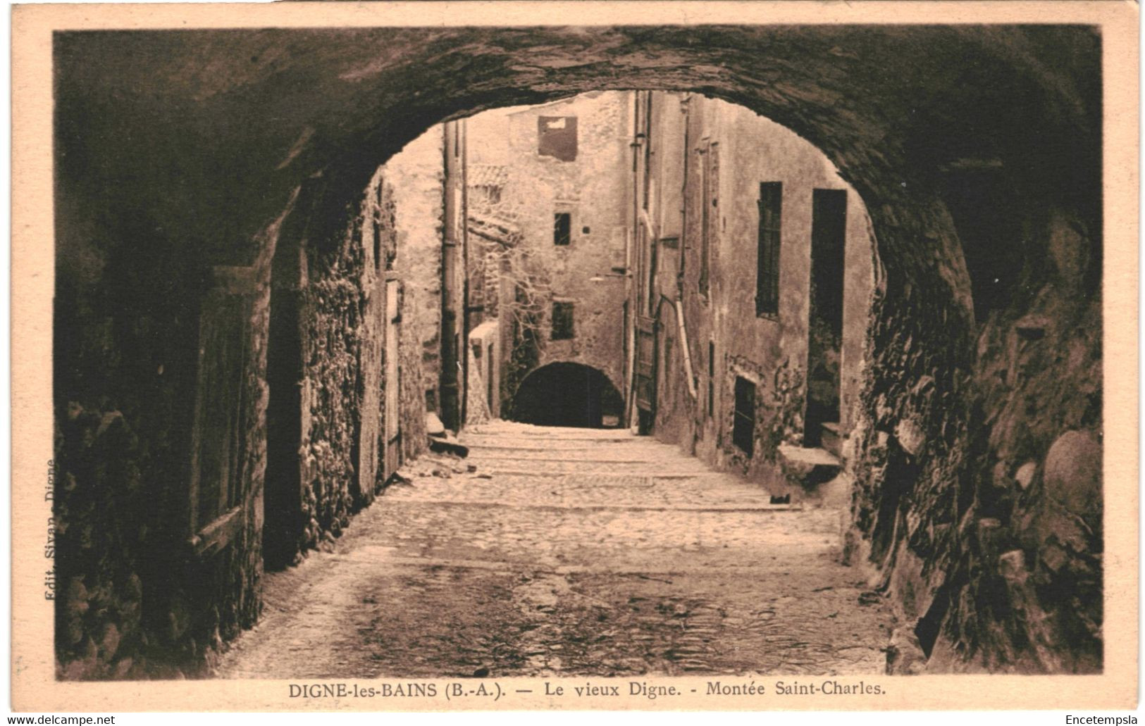 CPA-Carte postale   France-Digne-les-Bains- Vieux Digne Montée Saint Charles  VM50225