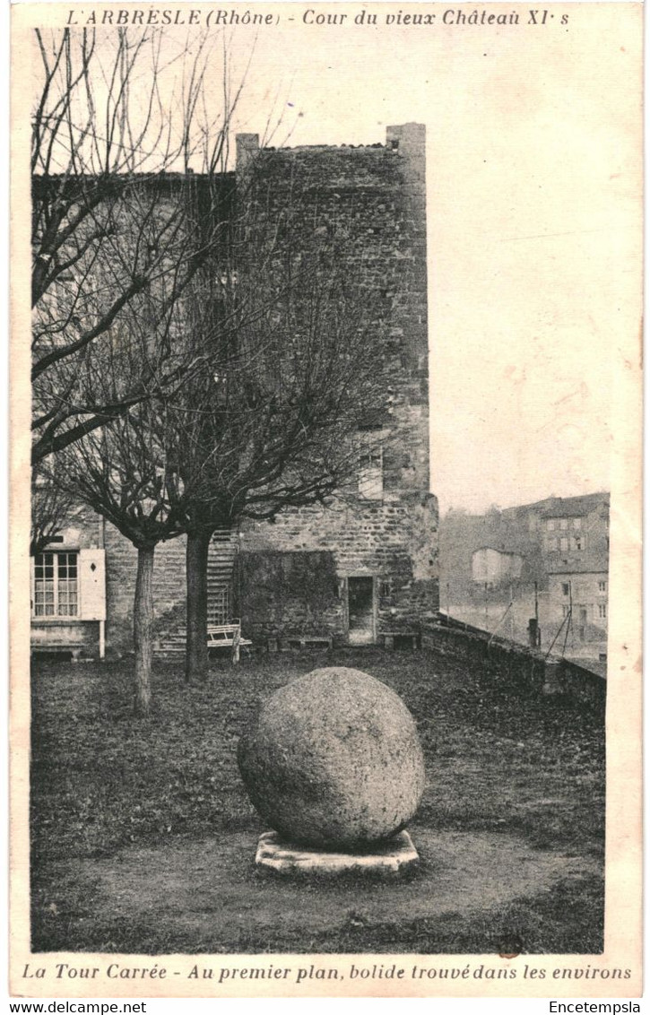 CPA carte postale France L’Arbresle  Cour du Vieux château  VM61185ok