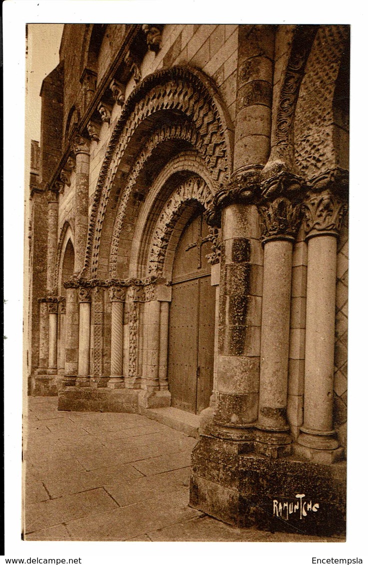 CPA- Carte postale France - Maillezais -Façade de l'Eglise Romane -VM2897