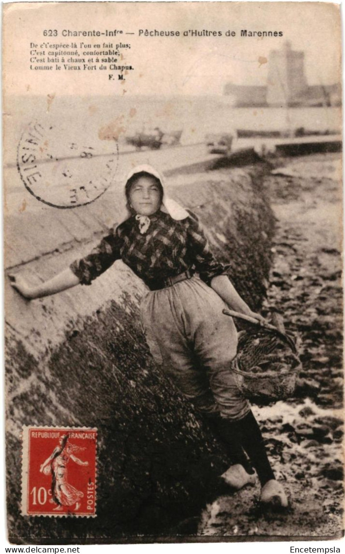 CPA  Carte Postale France Marennes Pêcheuse d'huitres  V M105398ok