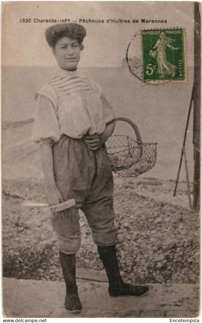 CPA  Carte Postale France Marennes Pêcheuse d'huitres VM105395ok