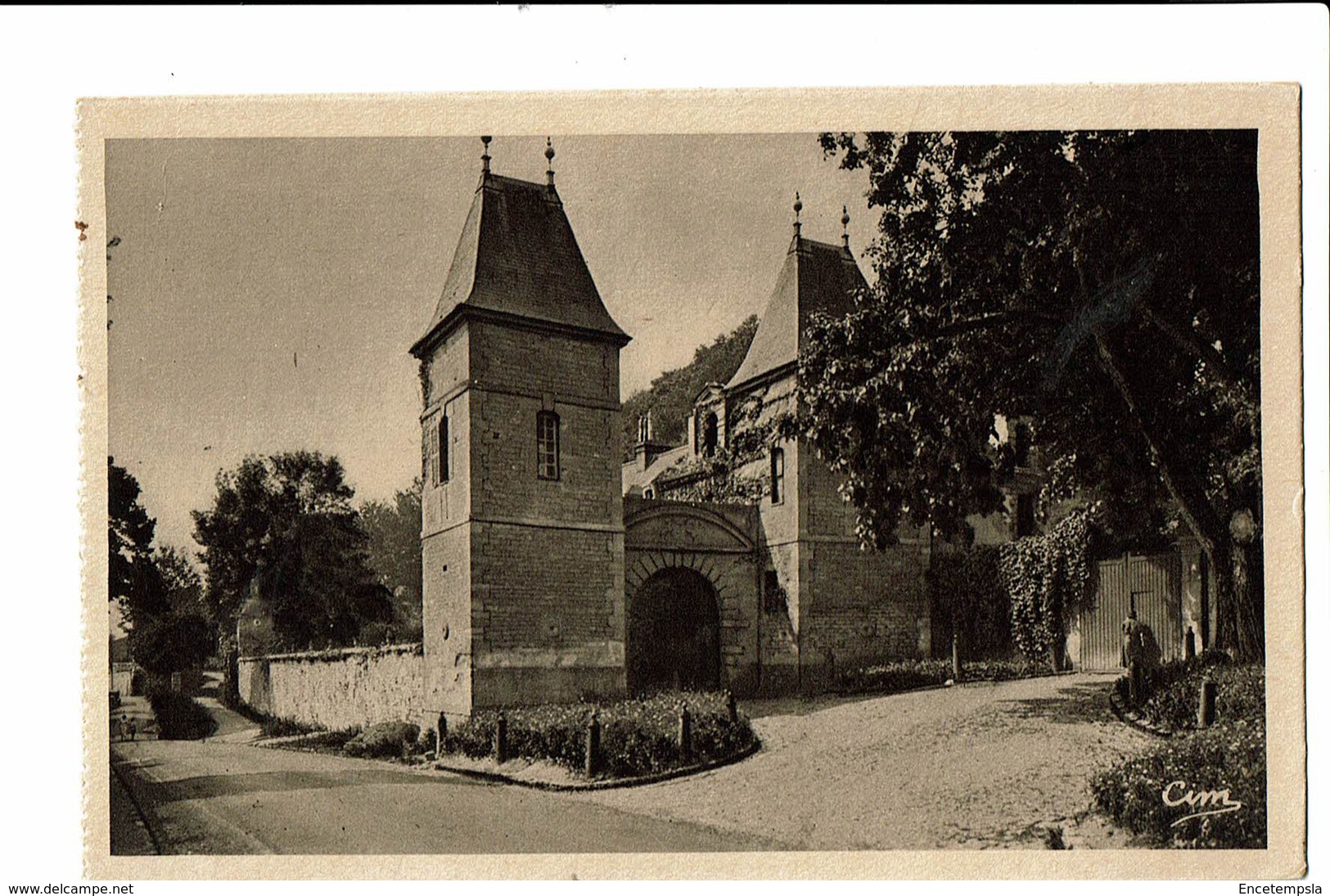 CPA - Carte Postale- France - Medan - Entrée du Château S2998