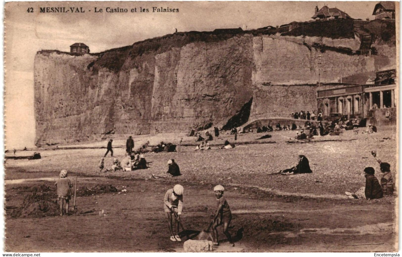 CPA  Carte Postale France  Mesnil-Val Le Casino et les Falaises    VM106835