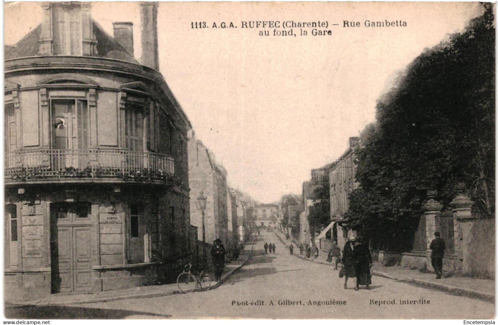 CPA   Carte Postale France  Ruffec Rue Gambetta    VM107340