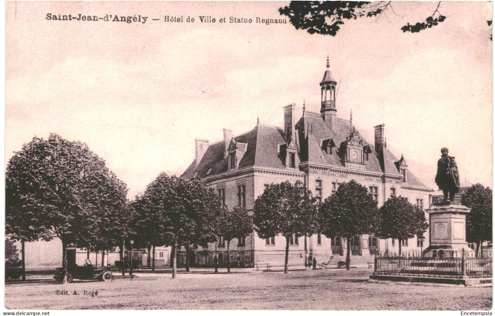 CPA Carte Postale  France Saint-Jean-d'Angély  Hôtel de Ville et Statue Regnaud   VM75236