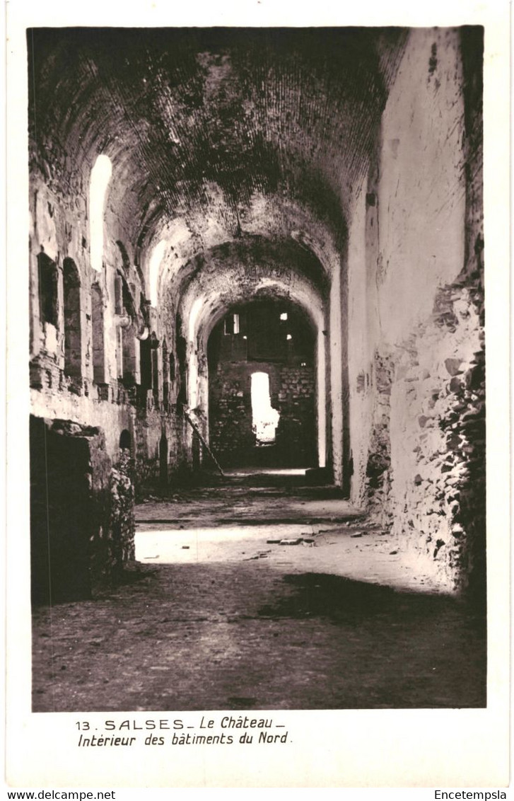 CPA  Carte postale  France Salses  Le Château  intérieur des bâtiments du  Nord VM64004
