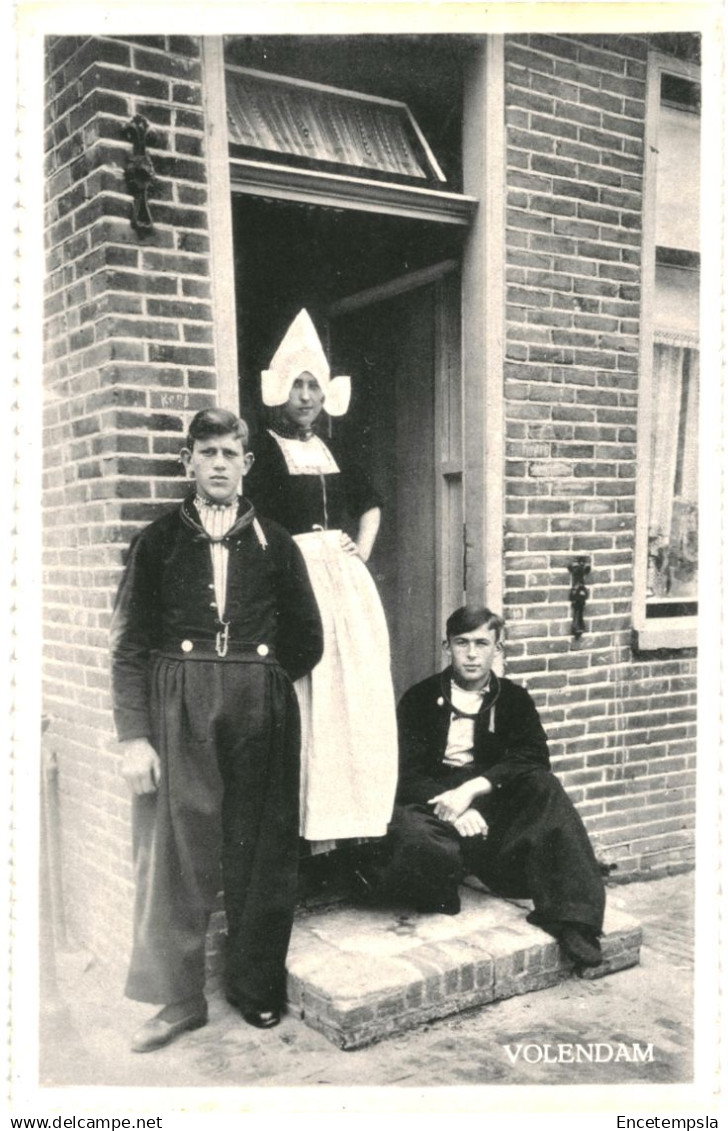 CPA Carte postale  Pays Bas Volendam Habitants de Volendam    VM89406ok