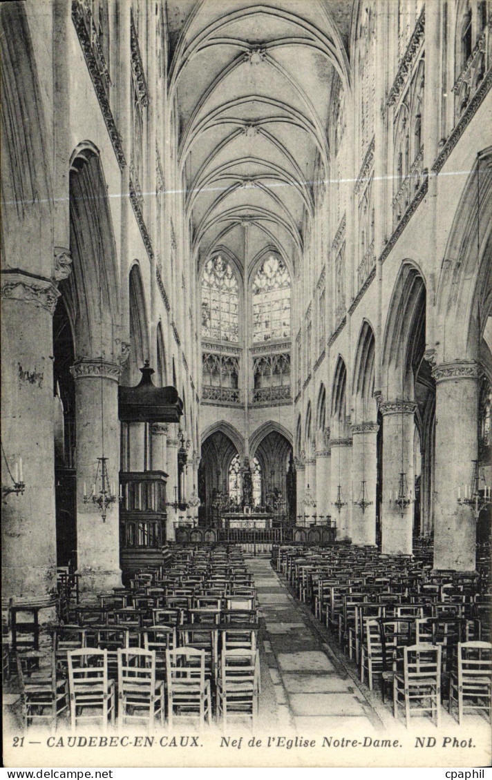 CPA Caudebec en Caux Nef de l Eglise Notre Dame