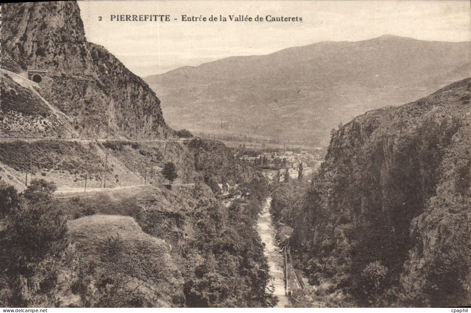 CPA Cauterets Entree de la Vallee de Cauterets