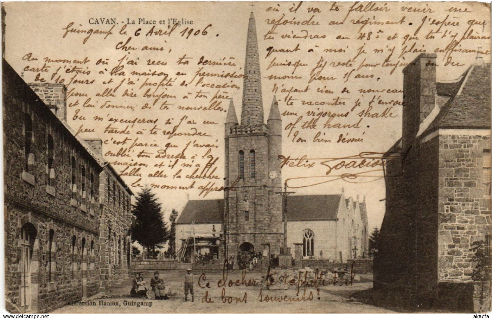 CPA Cavan - La Place et Église (630325)