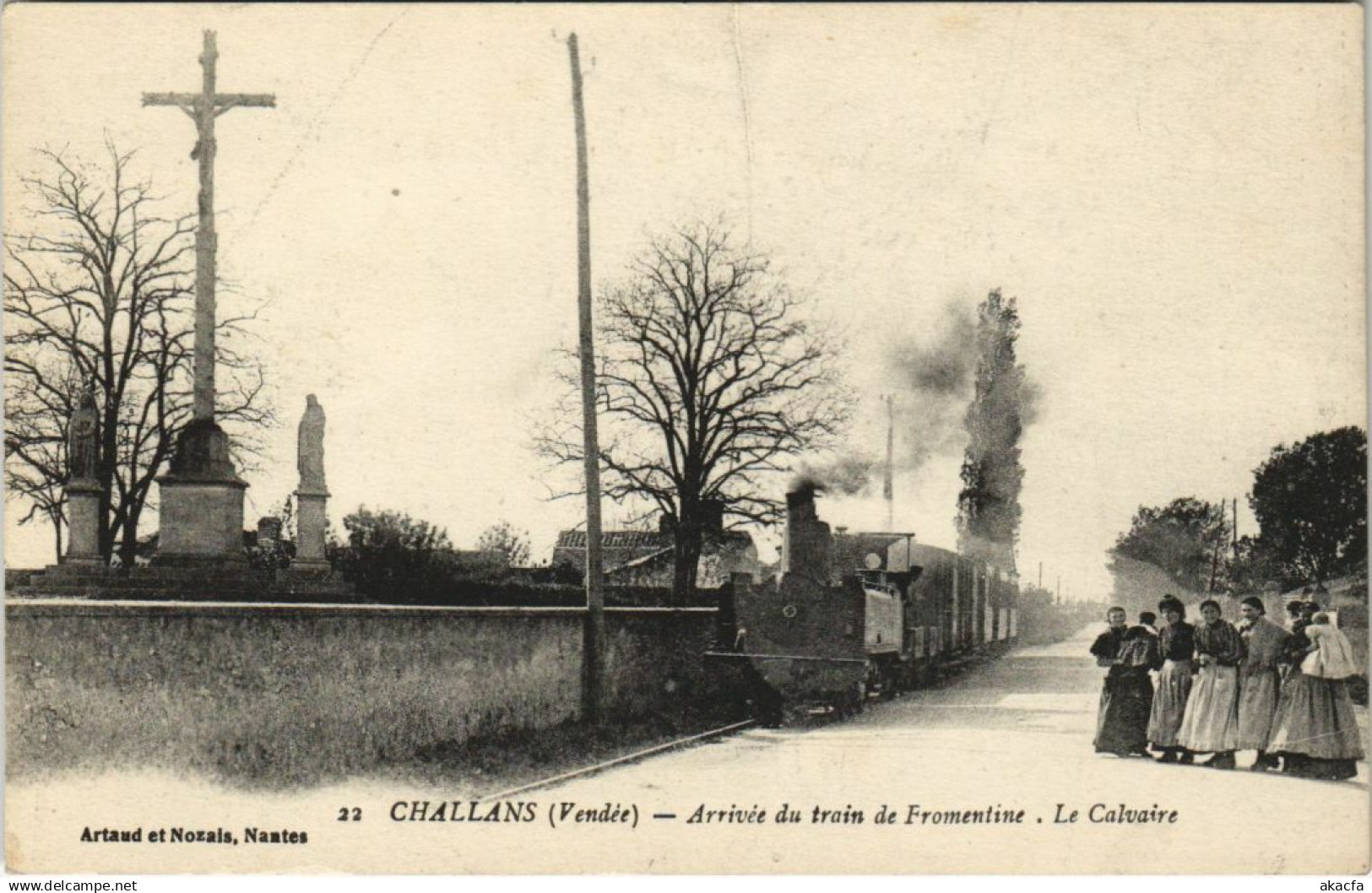 CPA CHALLANS Arrivée d'un train de Fromentine. Le Calvaire (809930)