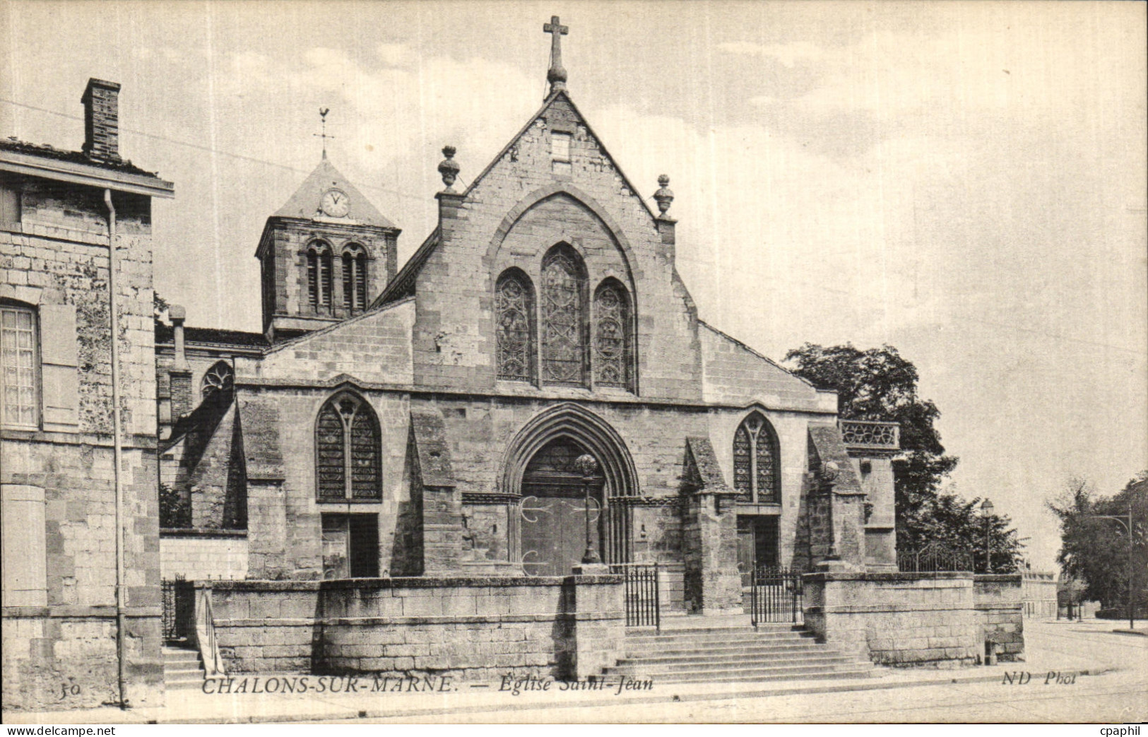 CPA Chalons Sur Marne Eglise Saint Jean