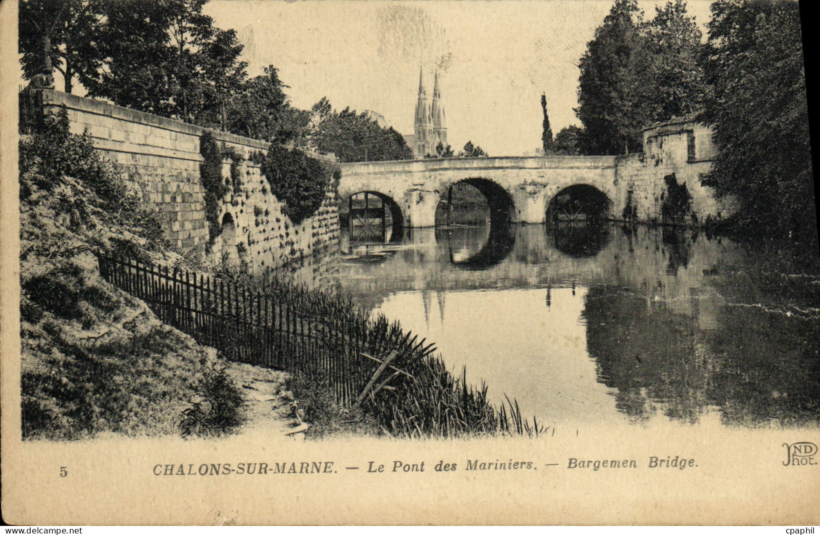 CPA Chalons Sur Marne Le Pont des mariniers