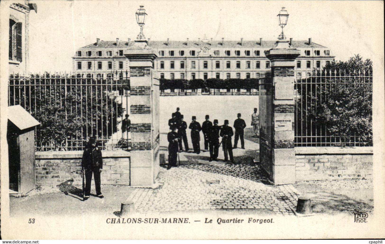 CPA Chalons Sur Marne Le Quartier Forgeot Militaria