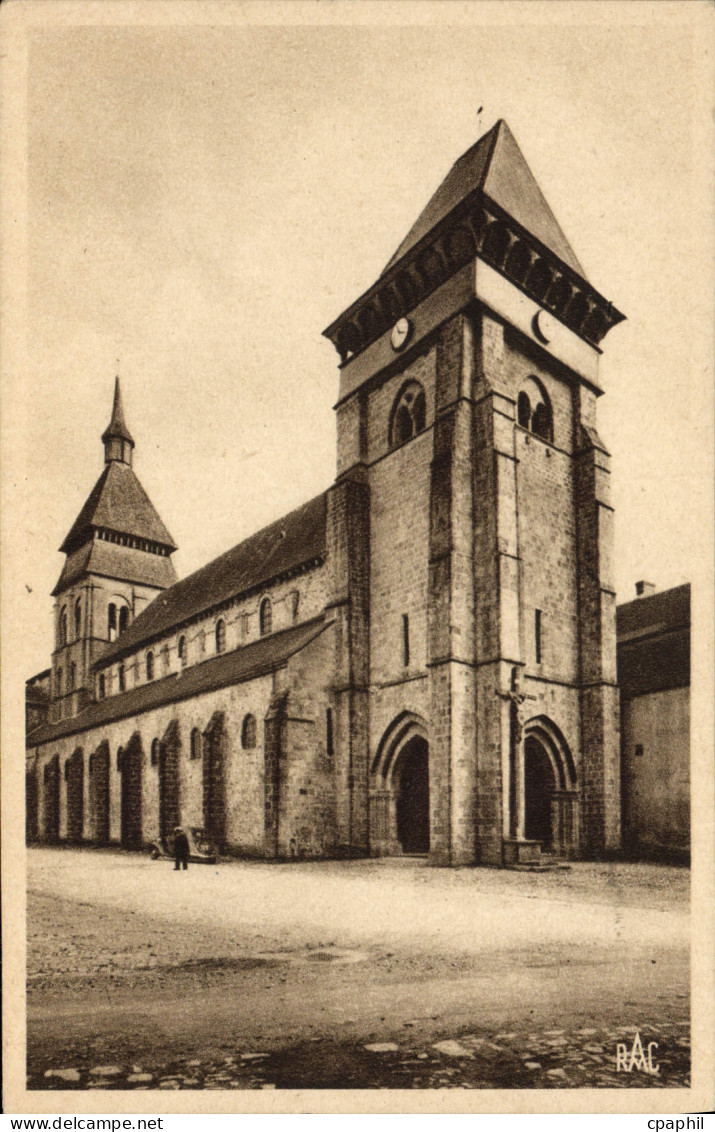 CPA Chambon Sur Voueize L'Eglise