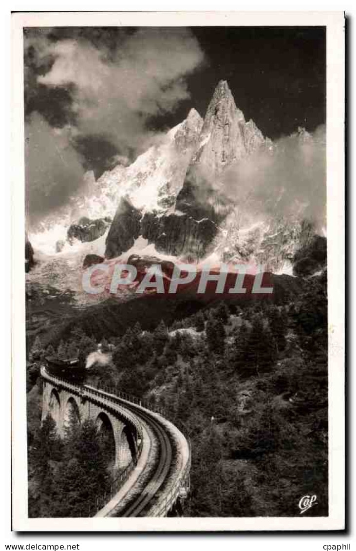 CPA Chamonix Mont Blanc Chemin de fer du Montenvers et Aiguille du Dru