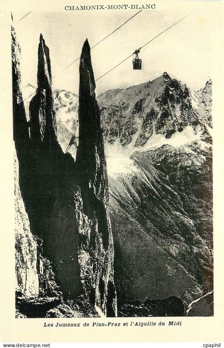 CPA Chamonix Mont Blanc Les Jumeaux de Plan Praz et l'Aiguille du Midi