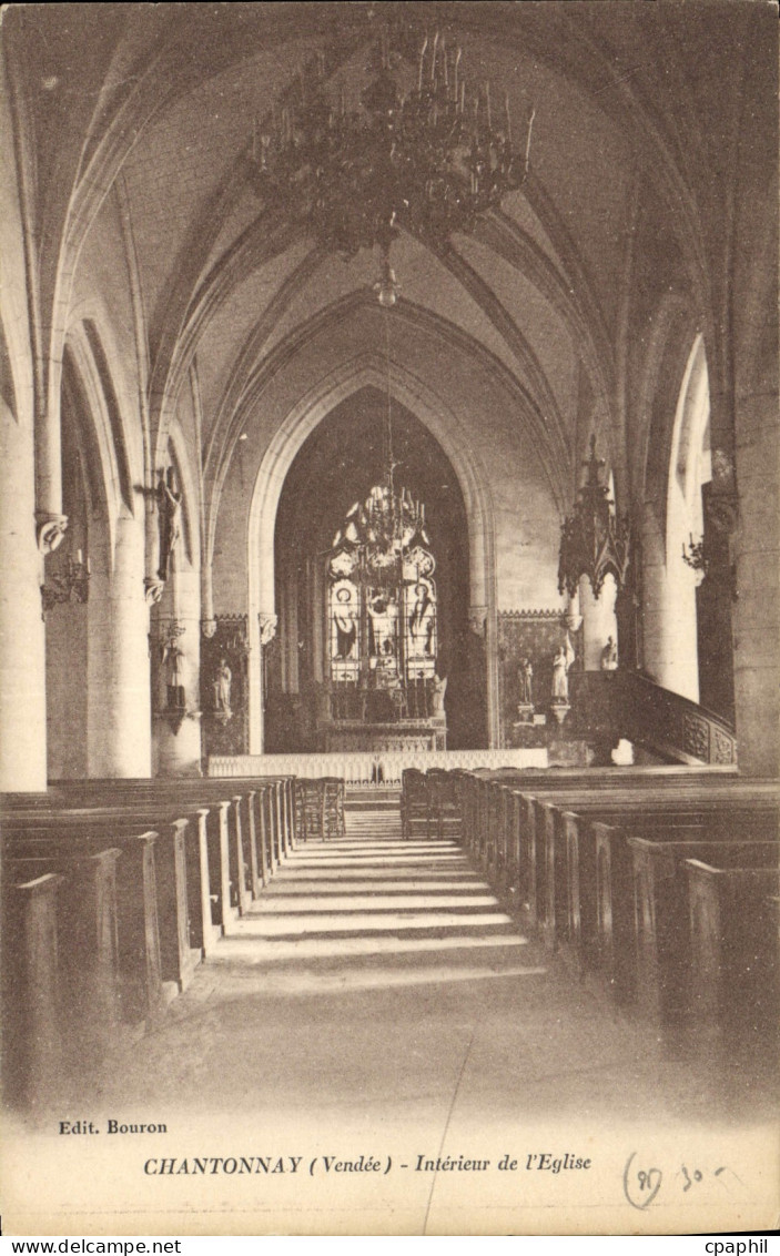 CPA Chantonnay Vendee interieur de l'eglise