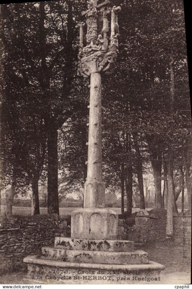 CPA Chapelle Saint Herbot Pres Huelgoat Croix