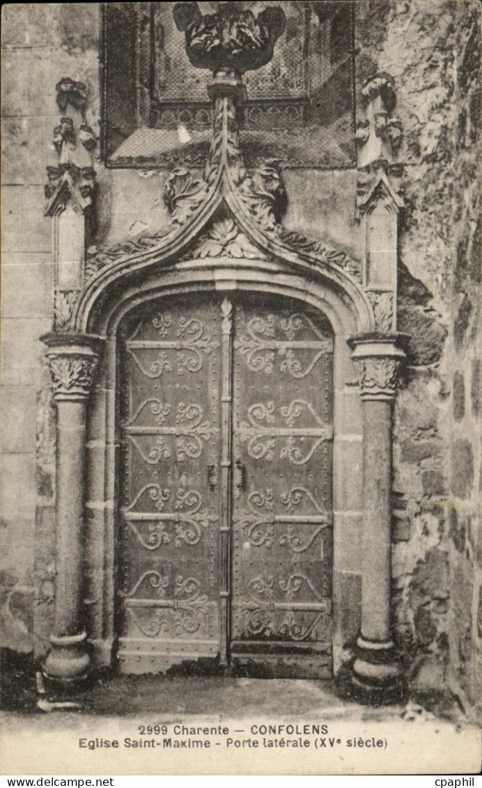 CPA Charente Confolens Eglise Saint Maxime Porte Laterale