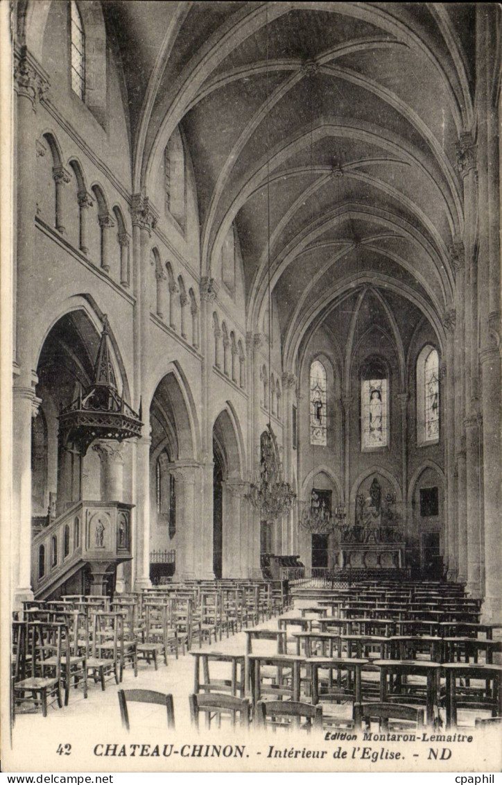 CPA Chateau Chinon Interieur de l'eglise
