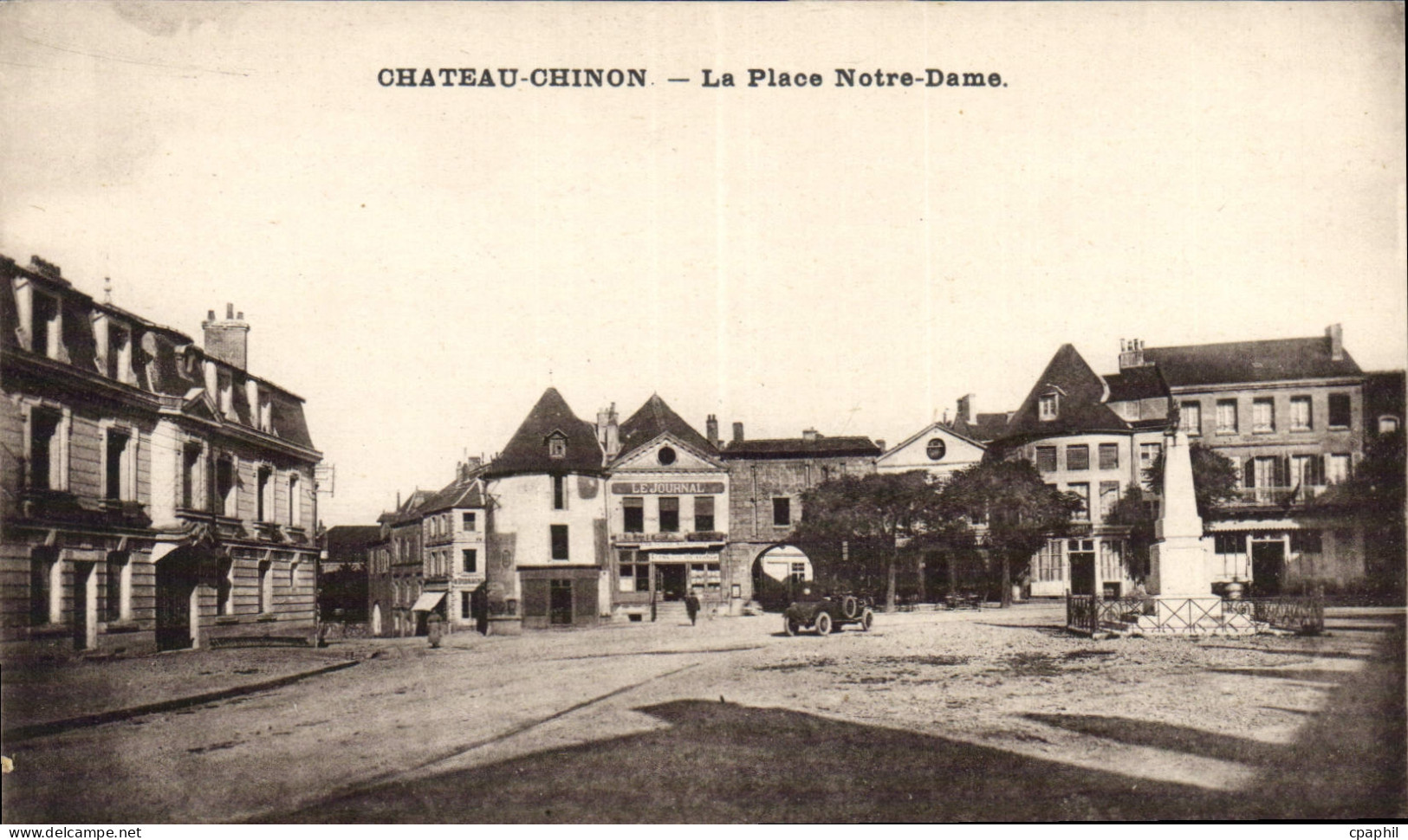 CPA Chateau Chinon La Place Notre Dame