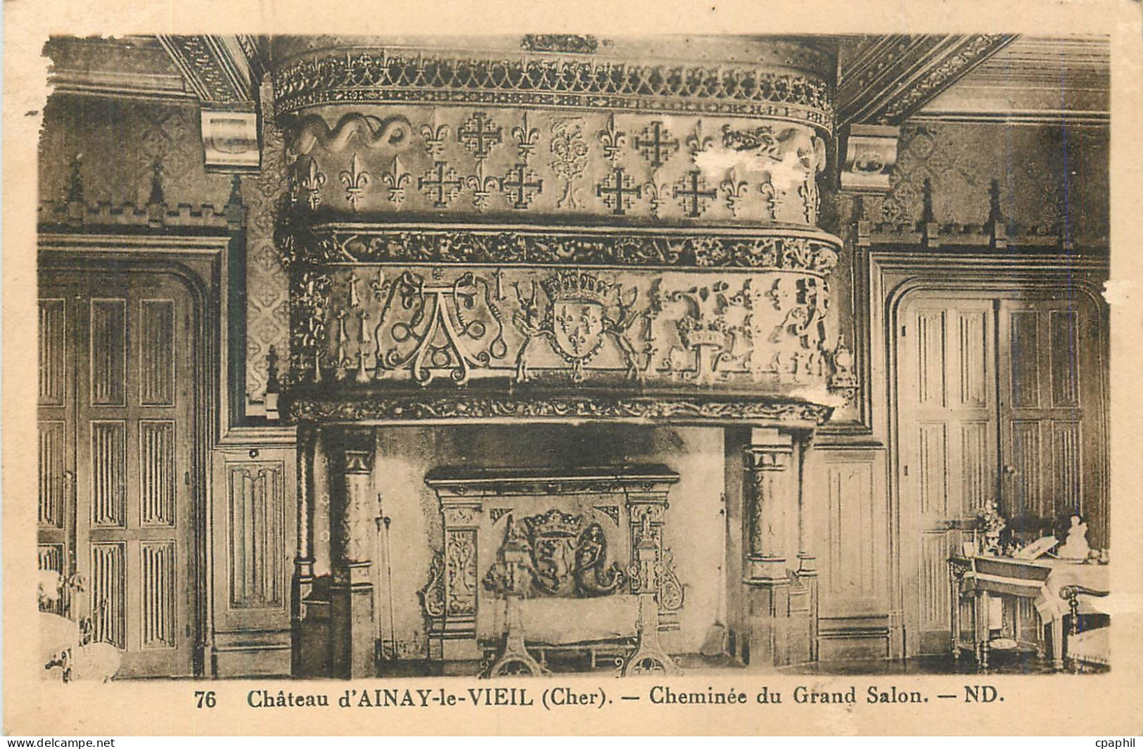 CPA Chateau d'Ainay le Vieil (Cher) Cheminee du Grand Salon