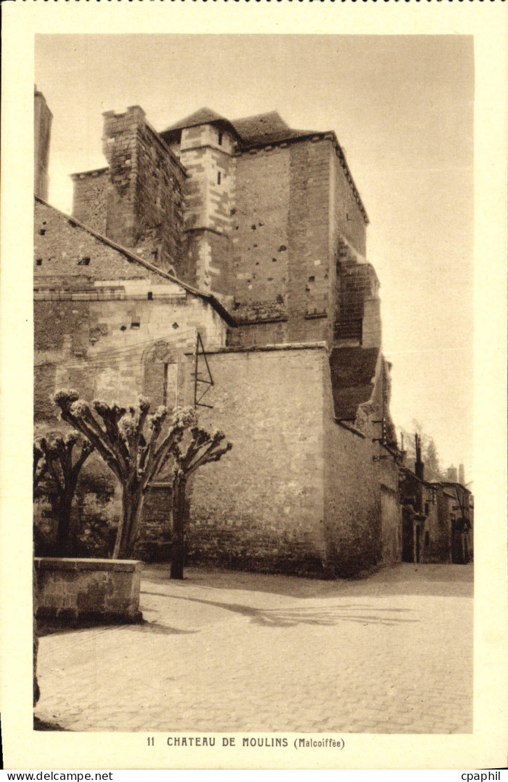 CPA Chateau De Moulins