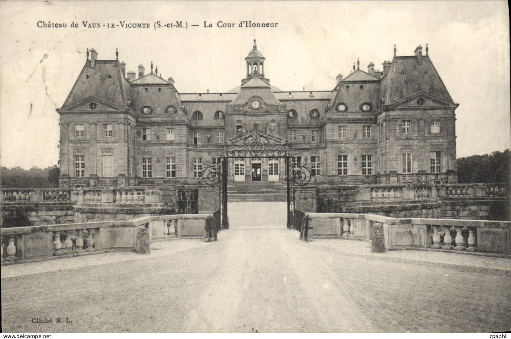 CPA Chateau de Vaux le Vicomte S et M La Cour d'Honneur