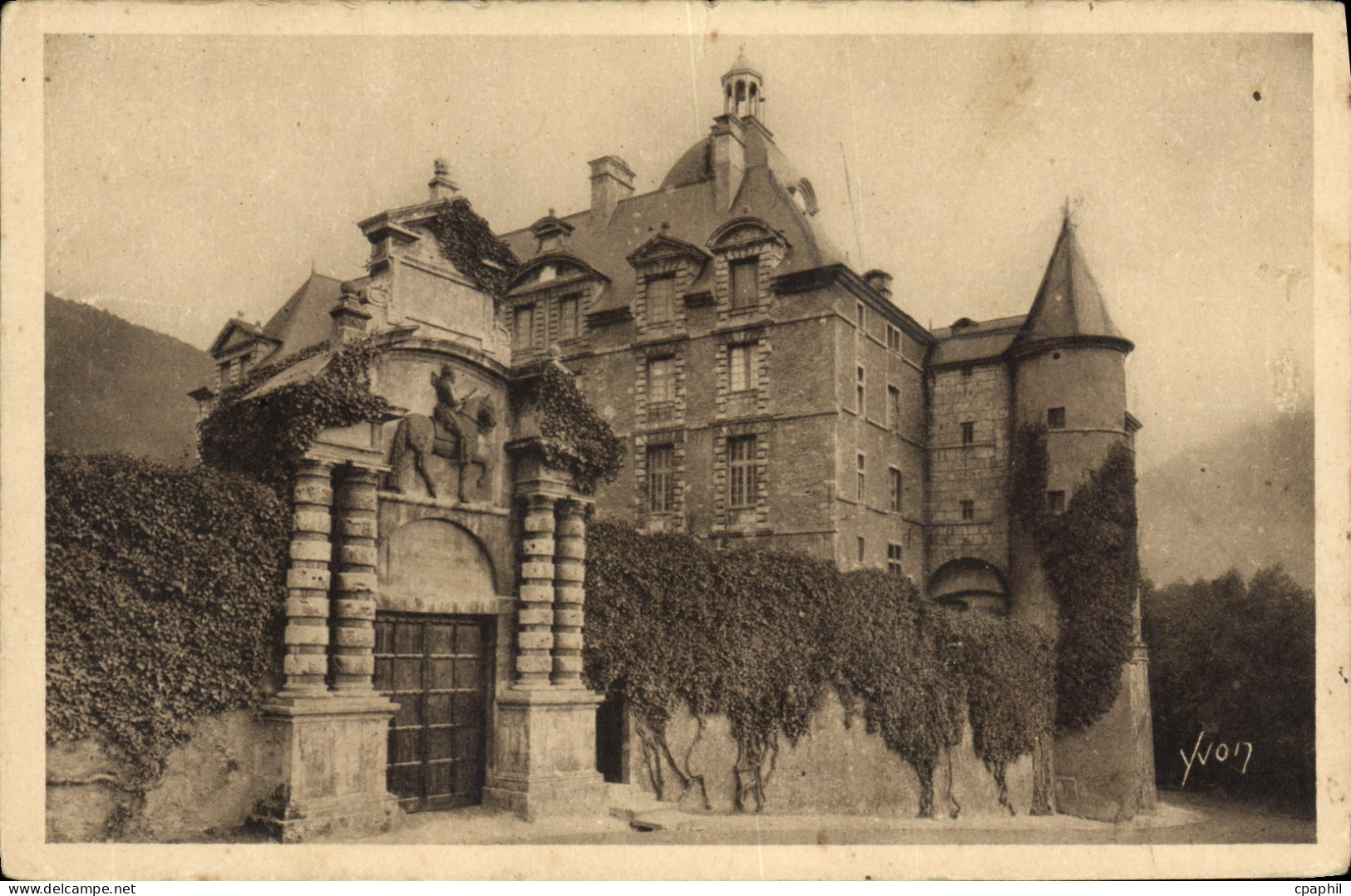CPA Chateau de Vizille (Isere) L'Entree