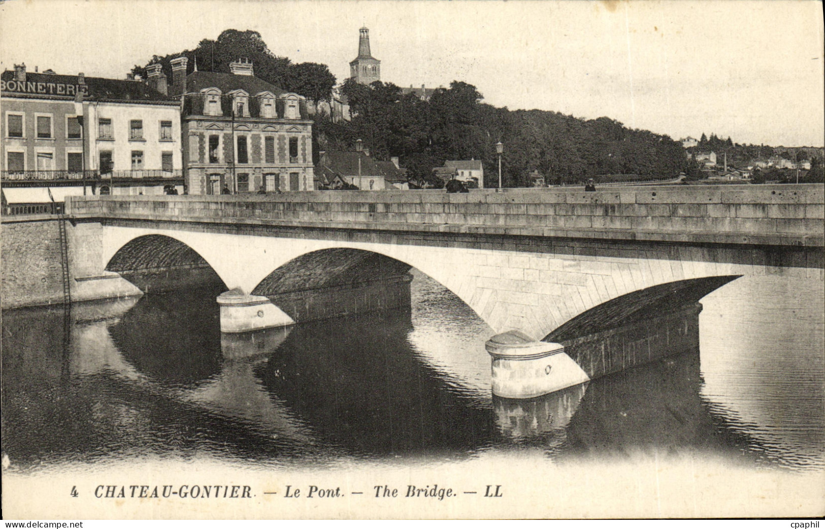 CPA Chateau Gontier Le Pont Bonneterie