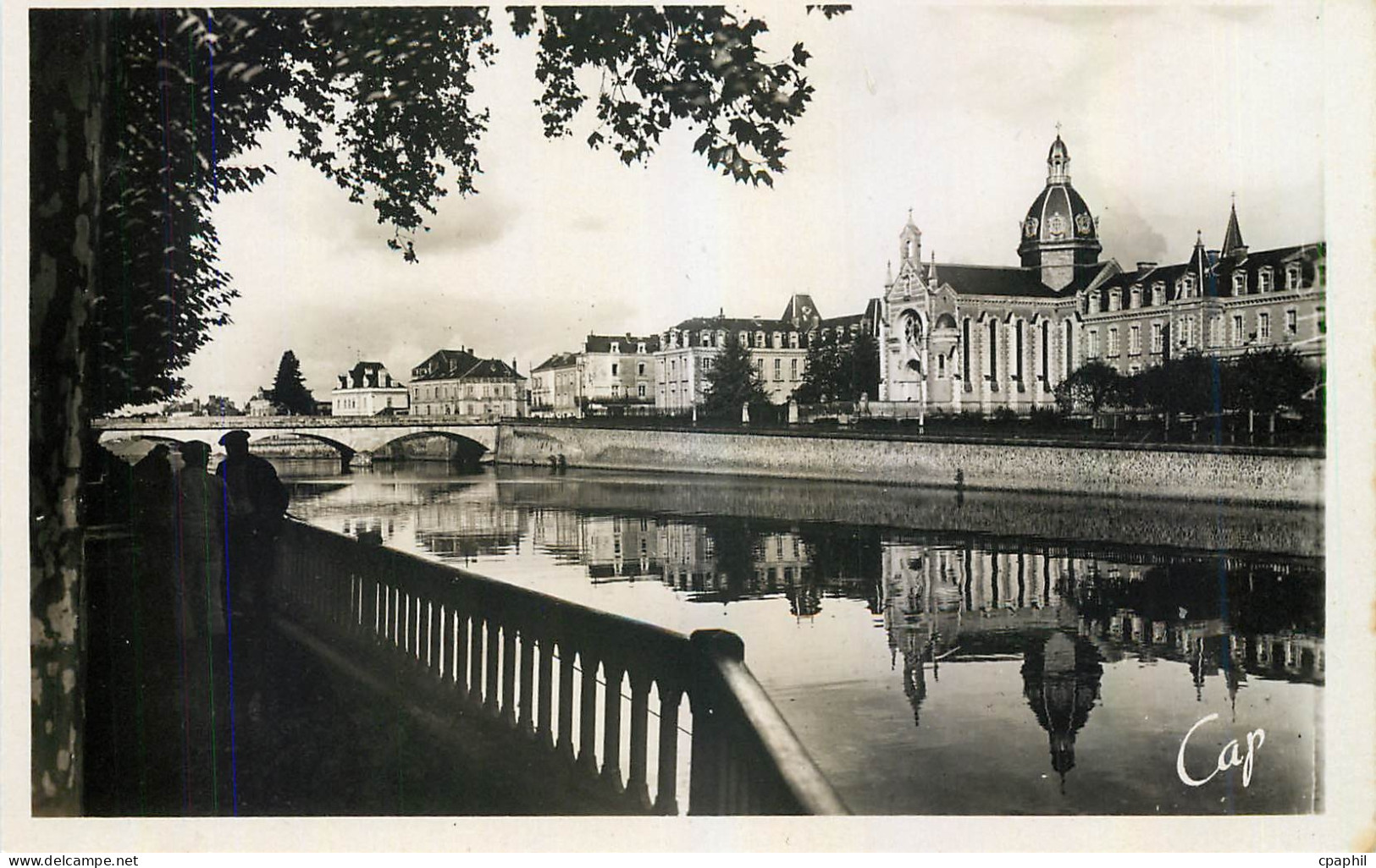 CPA Chateau Gontier Les Quais