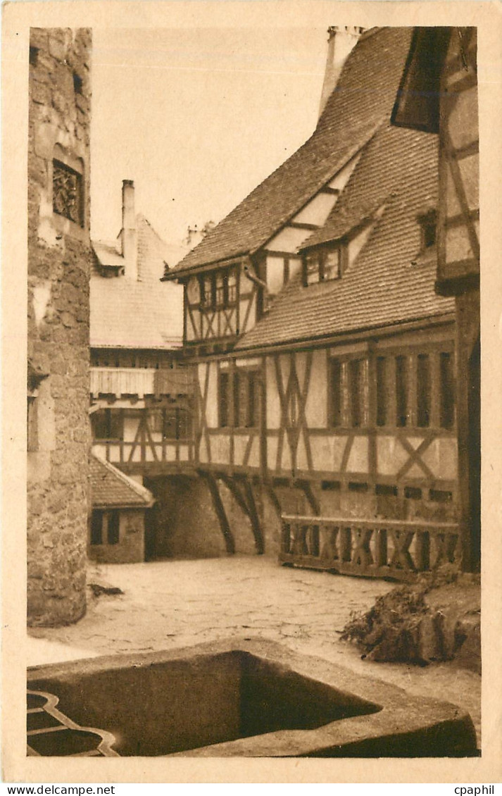 CPA Chateau Haut Koenisbourg Haut Rhin L'Ecurie