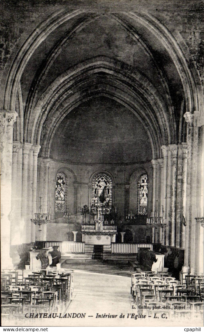 CPA Chateau Landon Interieur de l eglise