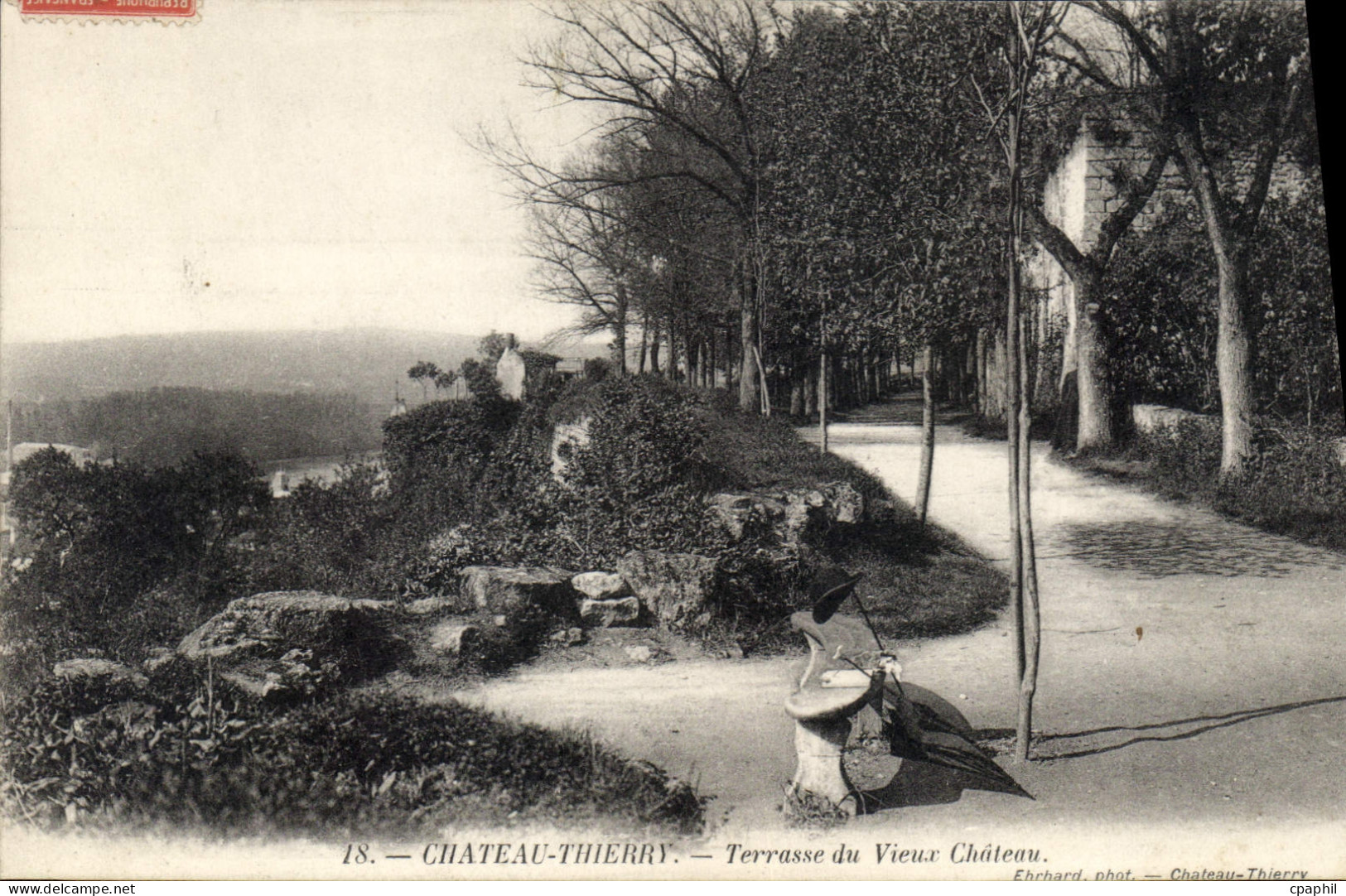 CPA Chateau Thierry Terrasse du Vieux Chateau
