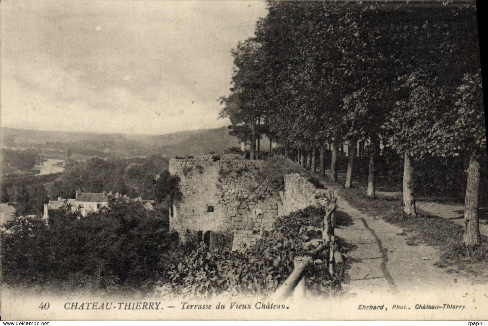 CPA Chateau Thierry Terrasse Du Vieux chateau