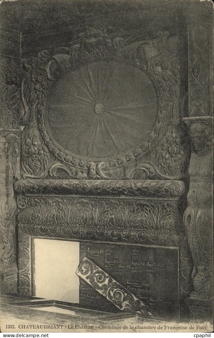 CPA Chateaubriant Le cateau Cheminee de la chambre de Francoise de Foix