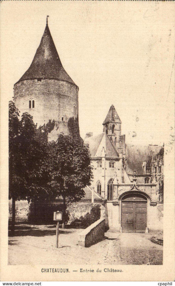CPA Chateaudun Entree du chateau