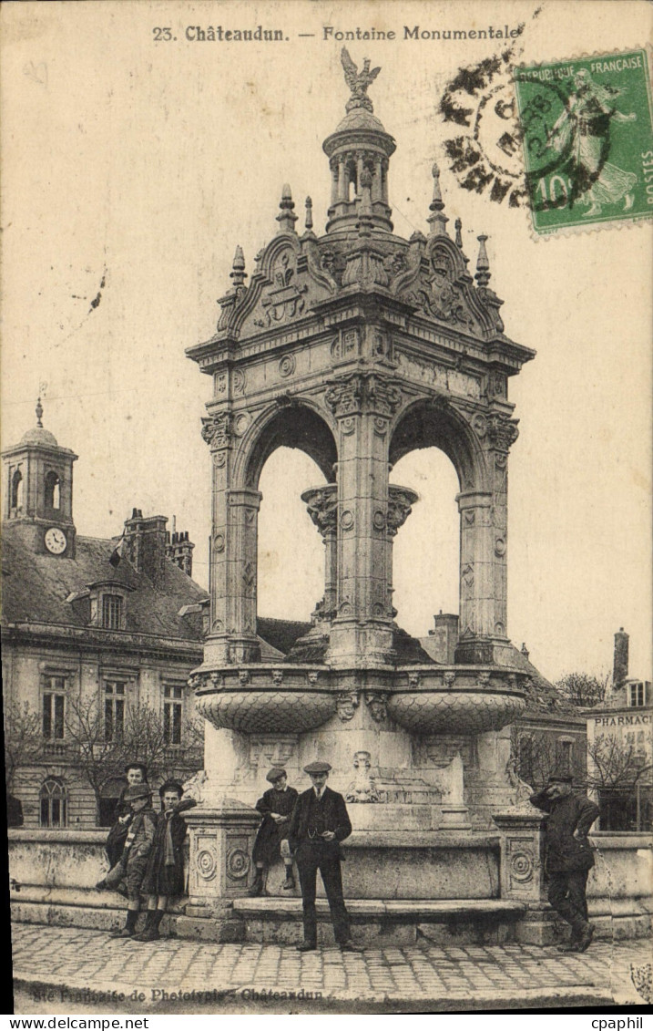 CPA Chateaudun Fontaine Monumentale