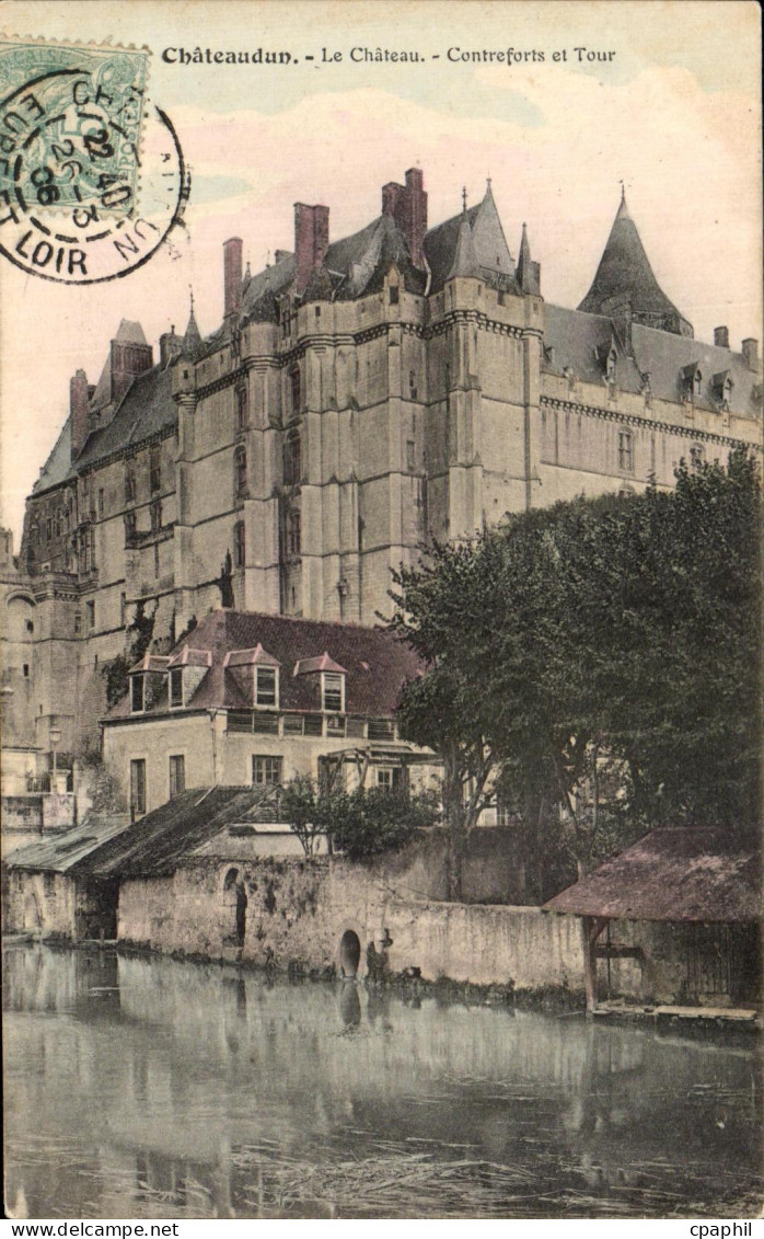 CPA Chateaudun Le Chateau Controforts et Tour
