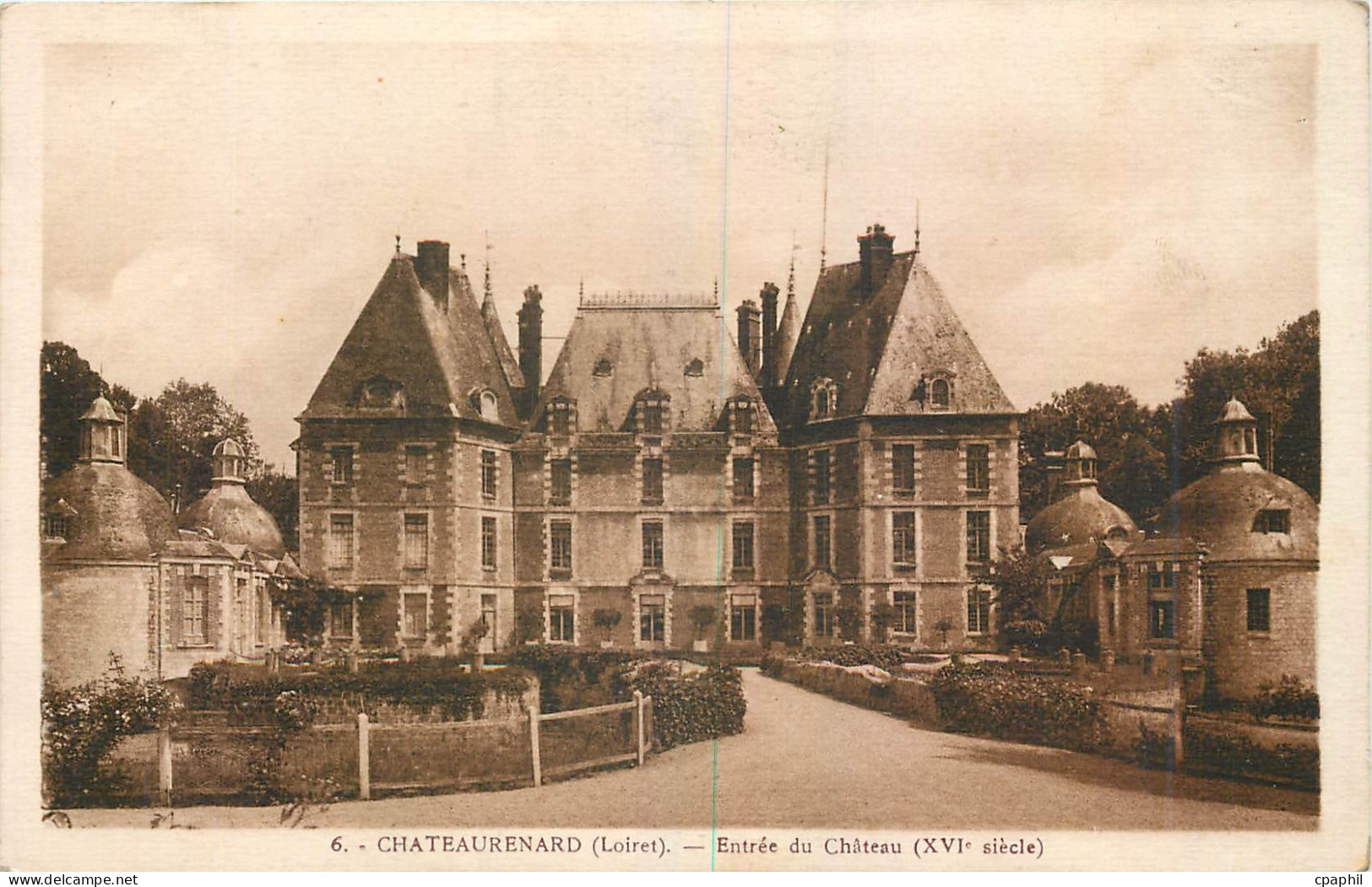 CPA Chateaurenard Loiret Entree du Chateau