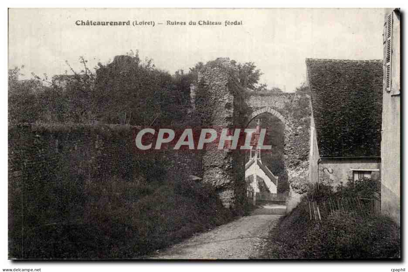 CPA Chateaurenard Ruines du chateau feodal
