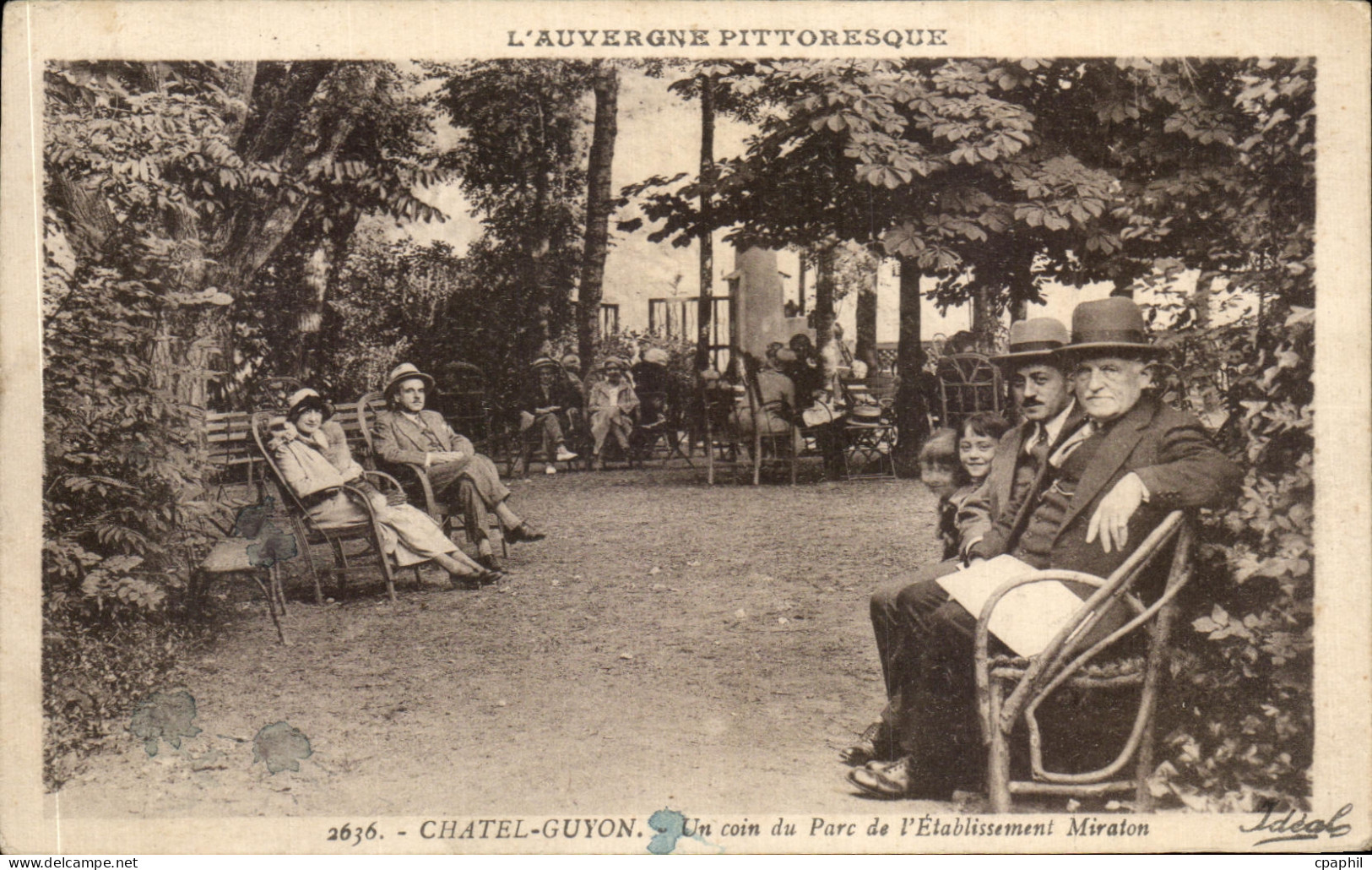 CPA Chatel Guyon Un Coin du Parc de I'Etablissement