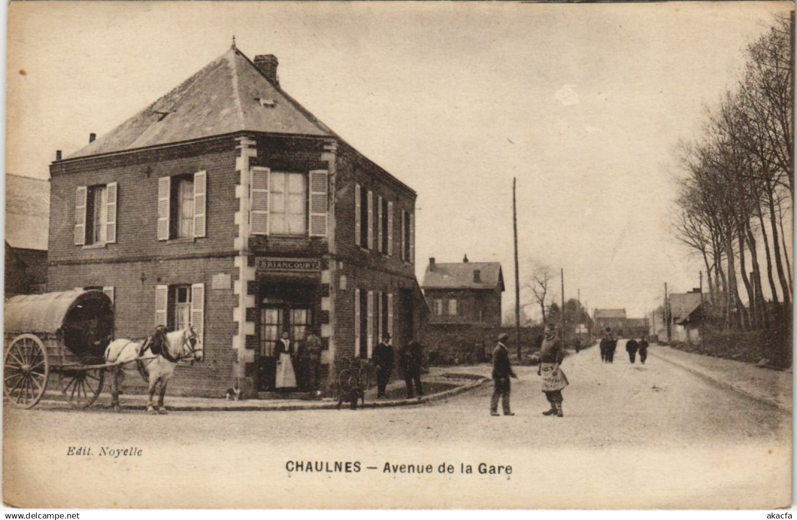 CPA CHAULNES Avenue de la Gare (19122)