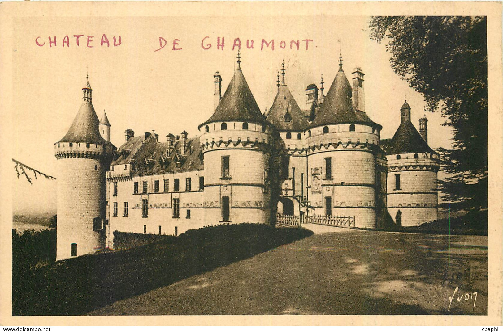 CPA Chaumont Loir et Cher Entree de chateau